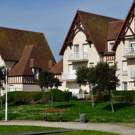 Triplex avec jardinet - wifi - à 400m de la plage Courseulles-sur-Mer Exterior foto