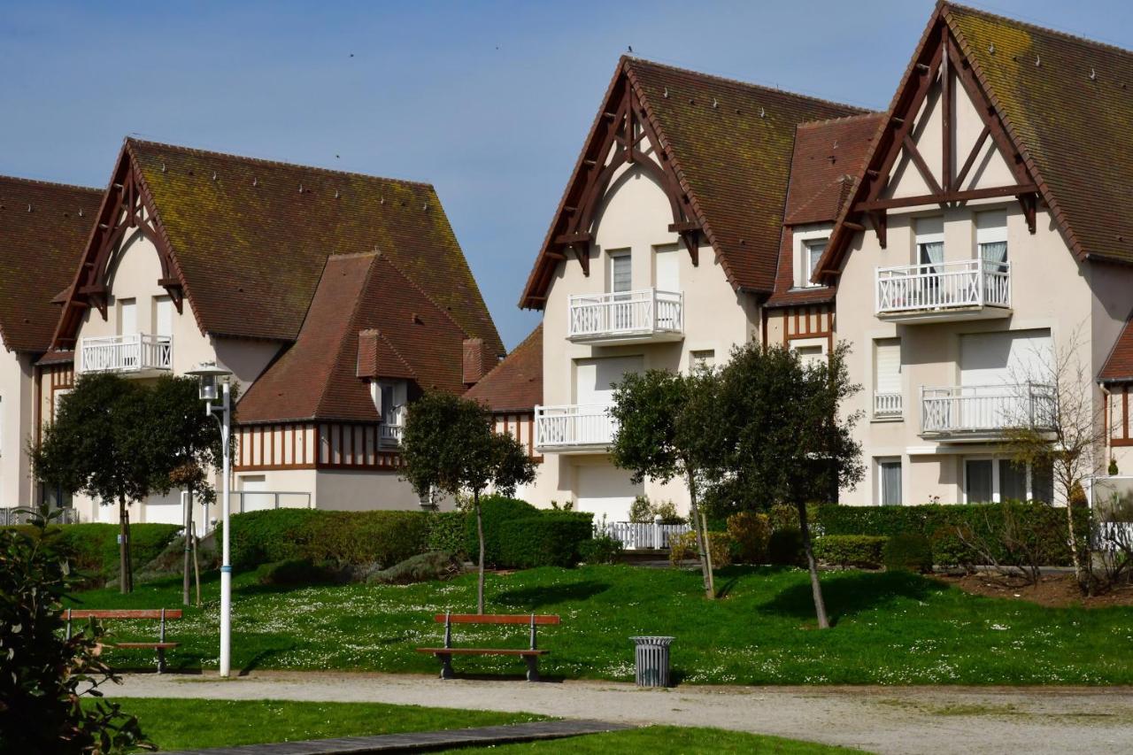 Triplex avec jardinet - wifi - à 400m de la plage Courseulles-sur-Mer Exterior foto