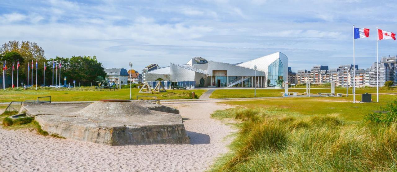Triplex avec jardinet - wifi - à 400m de la plage Courseulles-sur-Mer Exterior foto