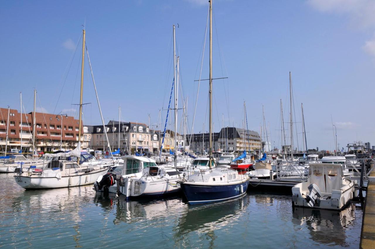 Triplex avec jardinet - wifi - à 400m de la plage Courseulles-sur-Mer Exterior foto